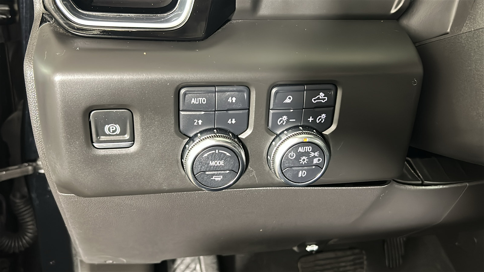 Used 2025 GMC Sierra 1500 Denali AWD/4WD image 24