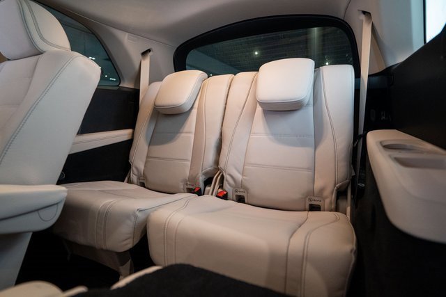 New 2026 Mercedes-Benz GLS 450 4MATIC image 36