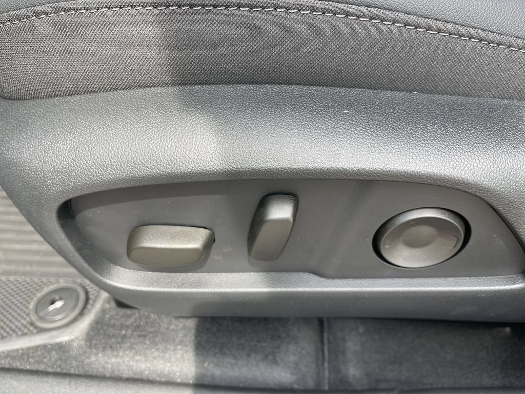 New 2026 Chevrolet Equinox LT w/ Convenience Package II FWD image 12