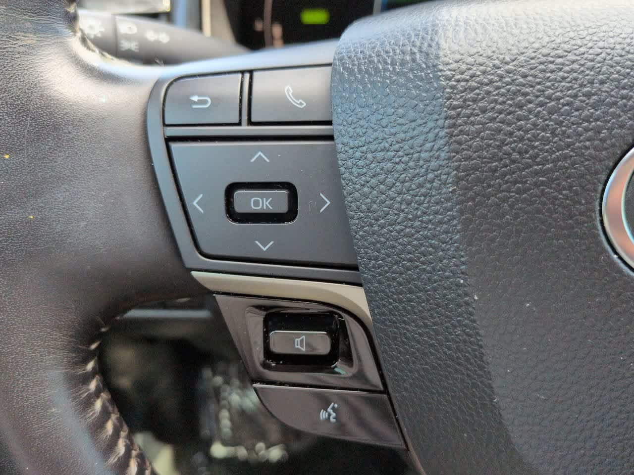 Certified 2025 Toyota Camry SE FWD image 22