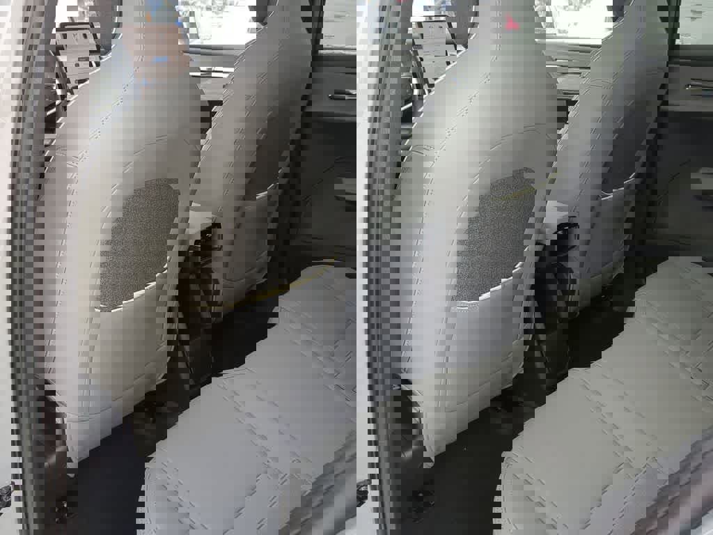 New 2026 Volvo EX30 Plus w/ Protection Package Premier image 17