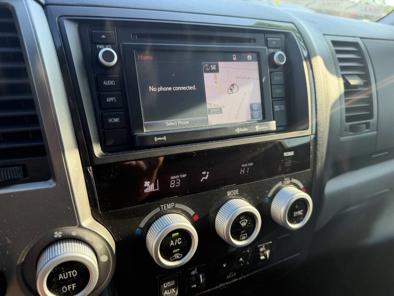 Used 2016 Toyota Sequoia SR5 w/ Premium Package RWD image 19
