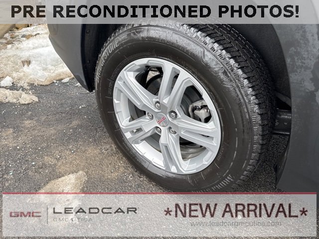 Used 2024 GMC Terrain SLE w/ Driver Convenience Package image 10