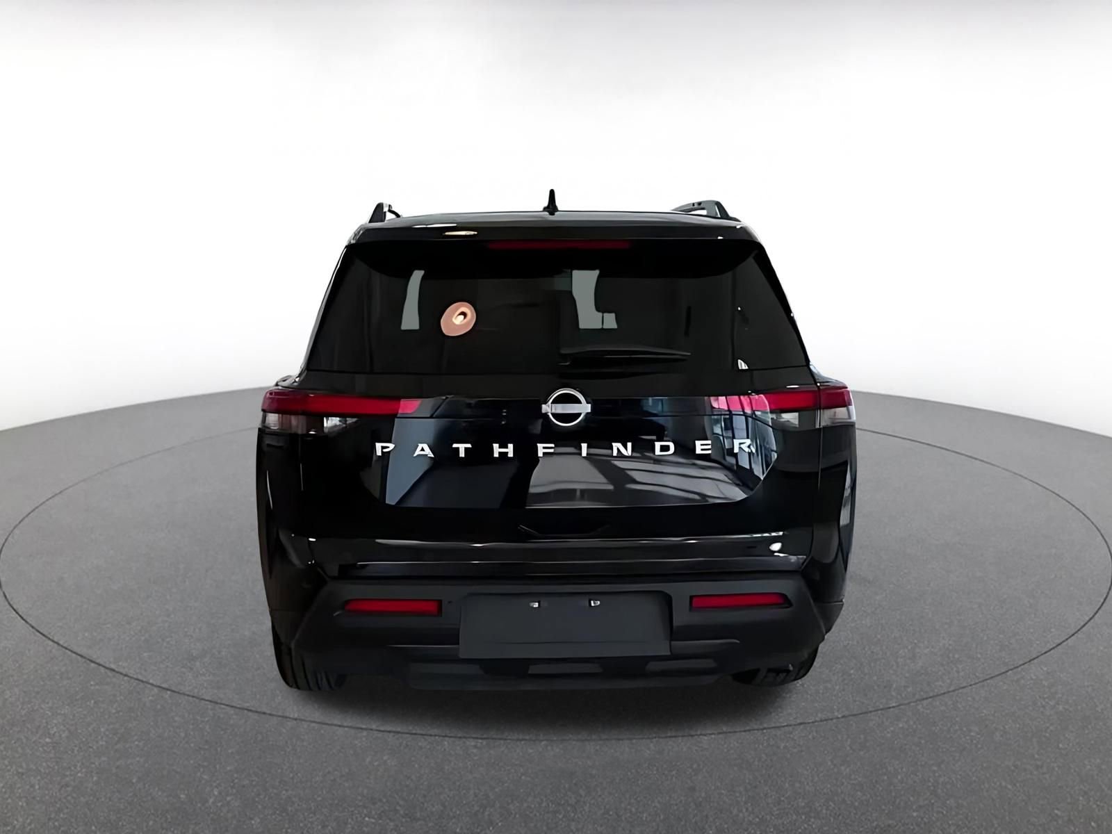 Used 2025 Nissan Pathfinder SV FWD image 11