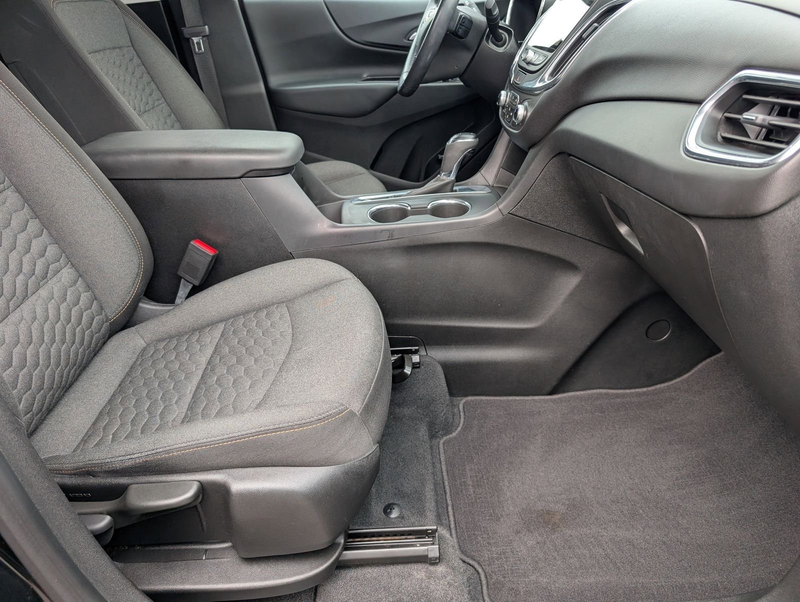 Used 2020 Chevrolet Equinox LT FWD image 28