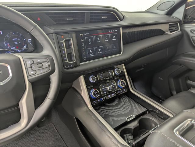 Used 2023 GMC Yukon XL Denali image 11