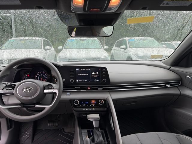 Used 2023 Hyundai Elantra SEL w/ Winter Weather Package FWD image 26