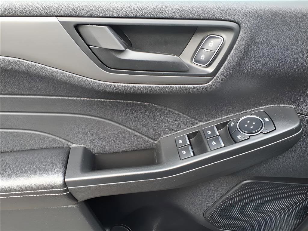 Used 2025 Ford Escape Active image 18