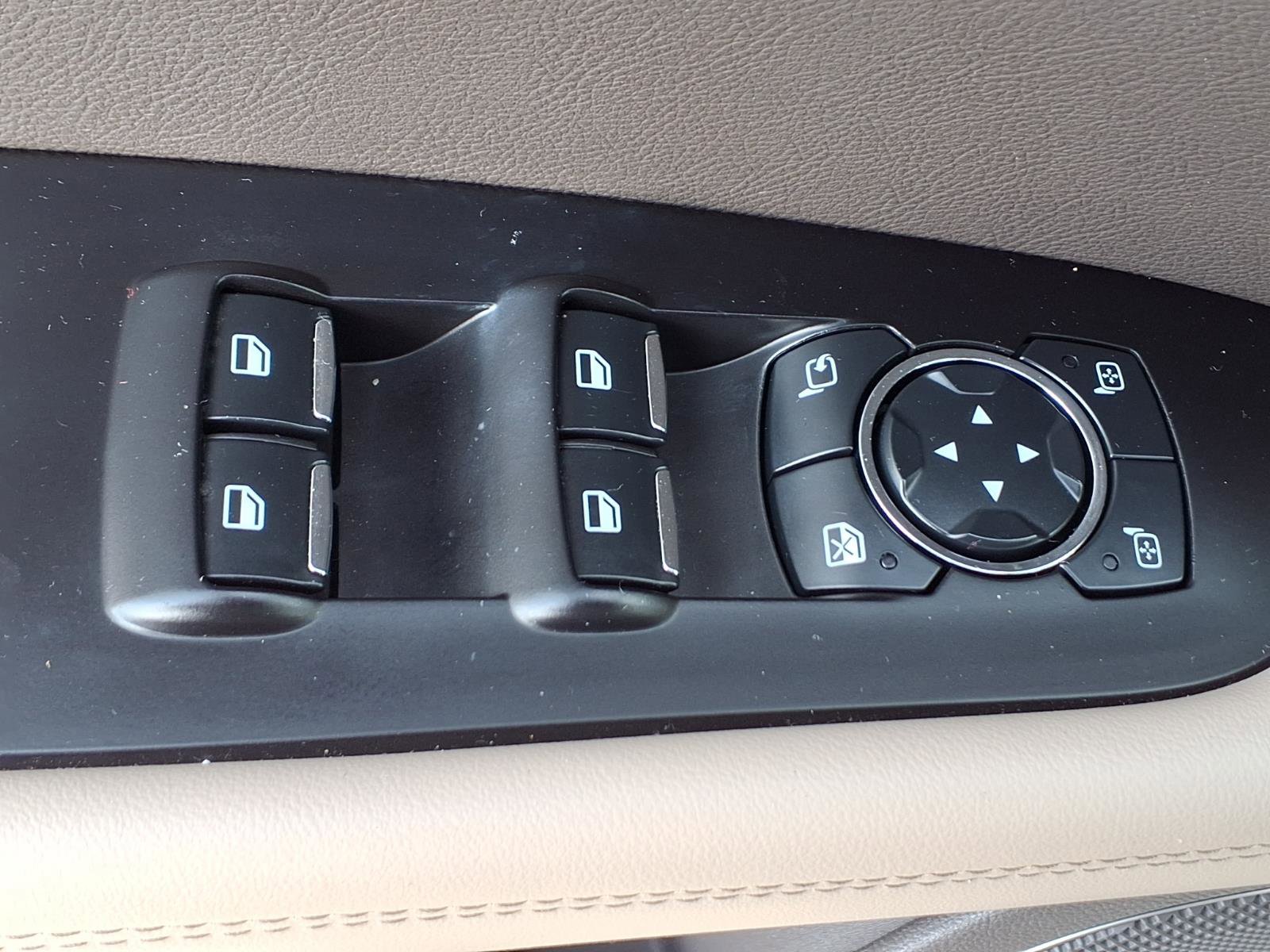 Certified 2023 Lincoln Nautilus AWD w/ Premium Package image 18