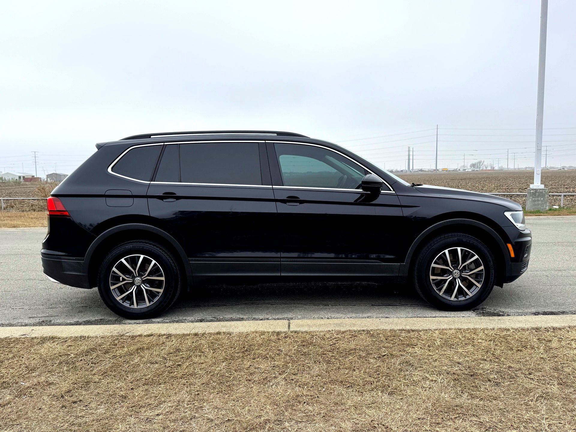 Used 2019 Volkswagen Tiguan SE image 5