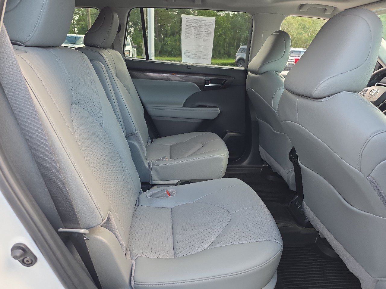 Used 2026 Toyota Highlander Limited AWD/4WD image 18