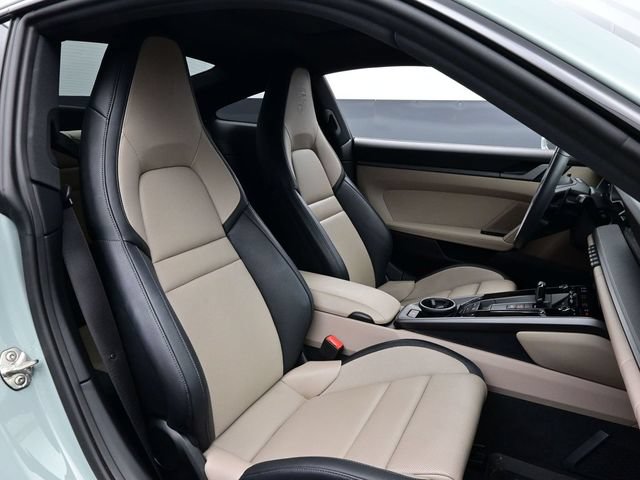 Certified 2025 Porsche 911 Carrera RWD image 13