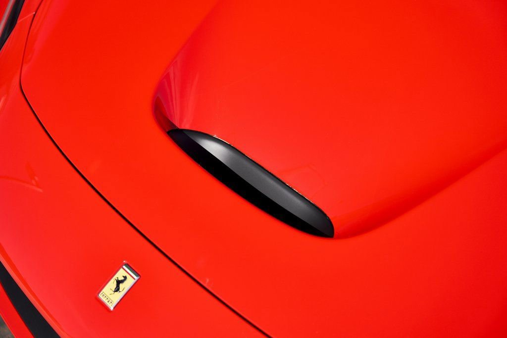 Used 2022 Ferrari F8 Tributo image 9