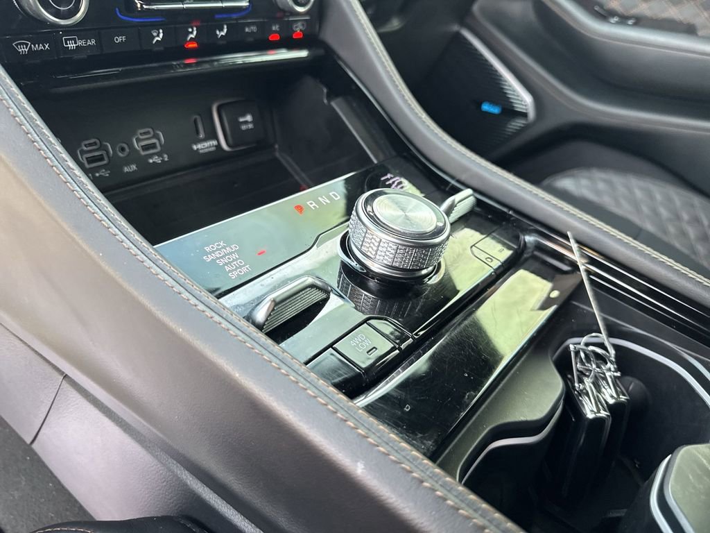 Used 2023 Jeep Grand Cherokee Summit image 20