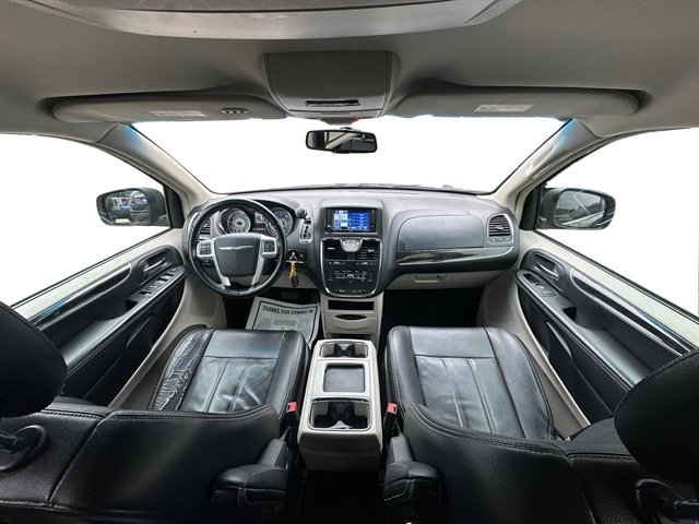 Used 2014 Chrysler Town & Country Touring FWD image 20