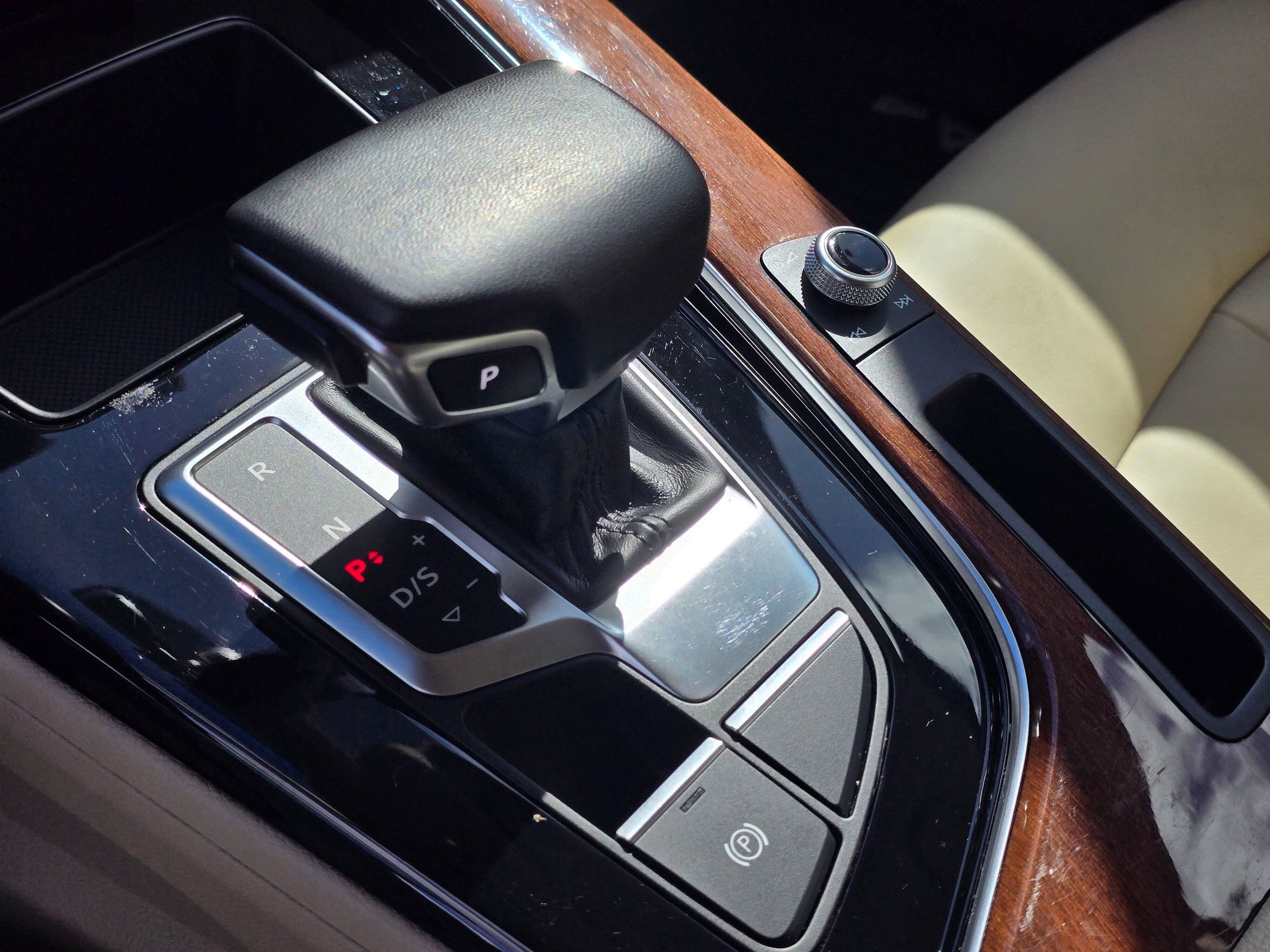 Used 2023 Audi A4 2.0T Premium w/ Convenience Package image 17