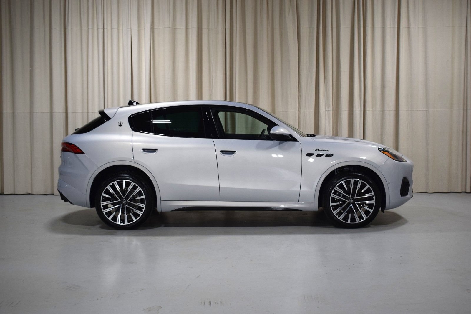 Used 2025 Maserati Grecale Modena AWD/4WD image 14