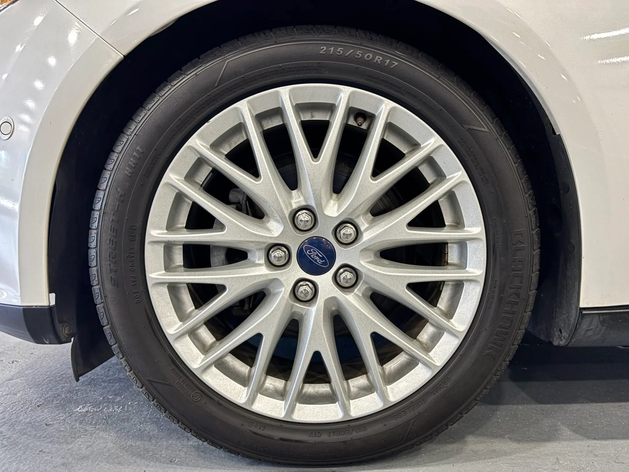 Used 2014 Ford Focus Titanium FWD image 43