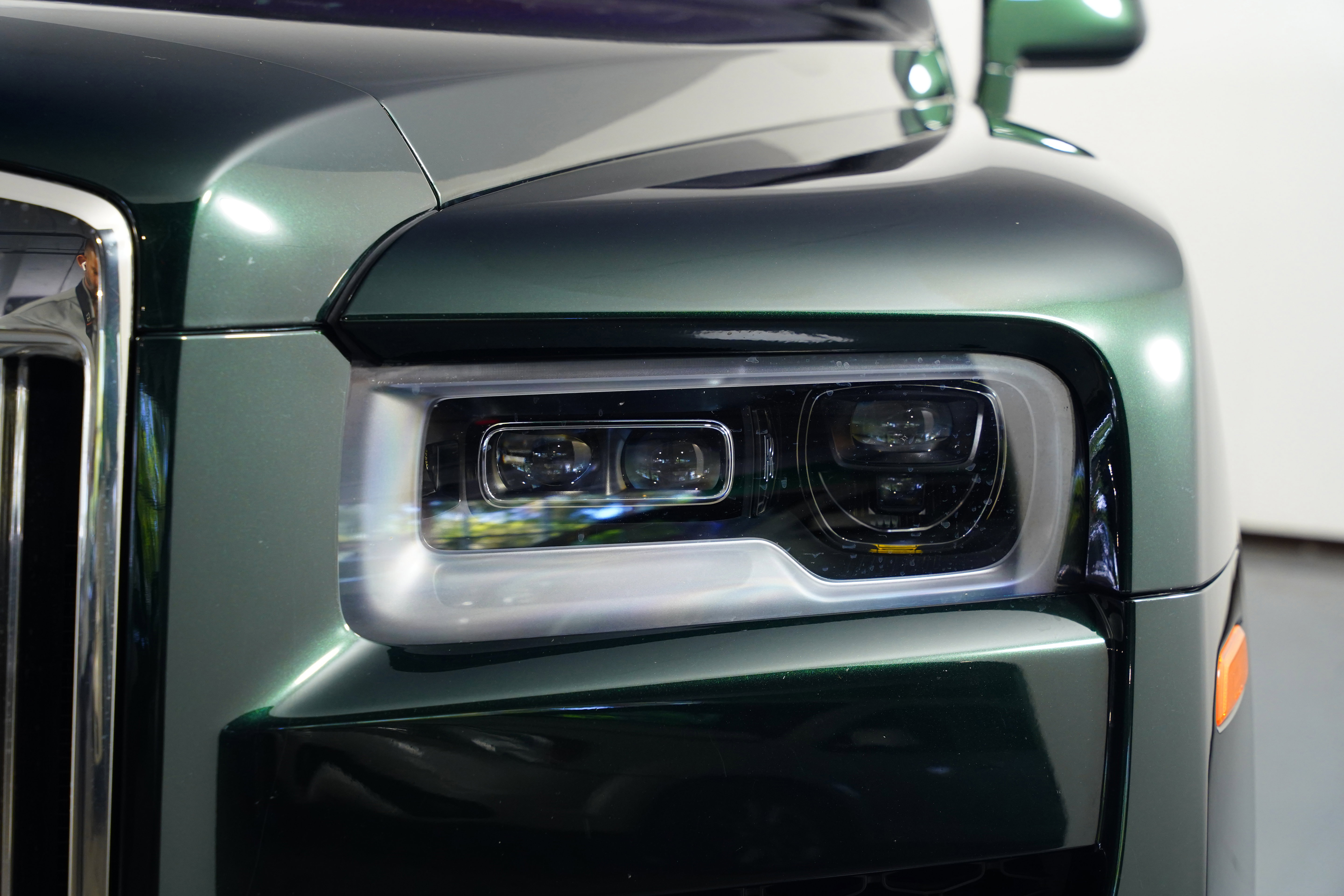 Used 2023 Rolls-Royce Cullinan w/ Cullinan Package image 92