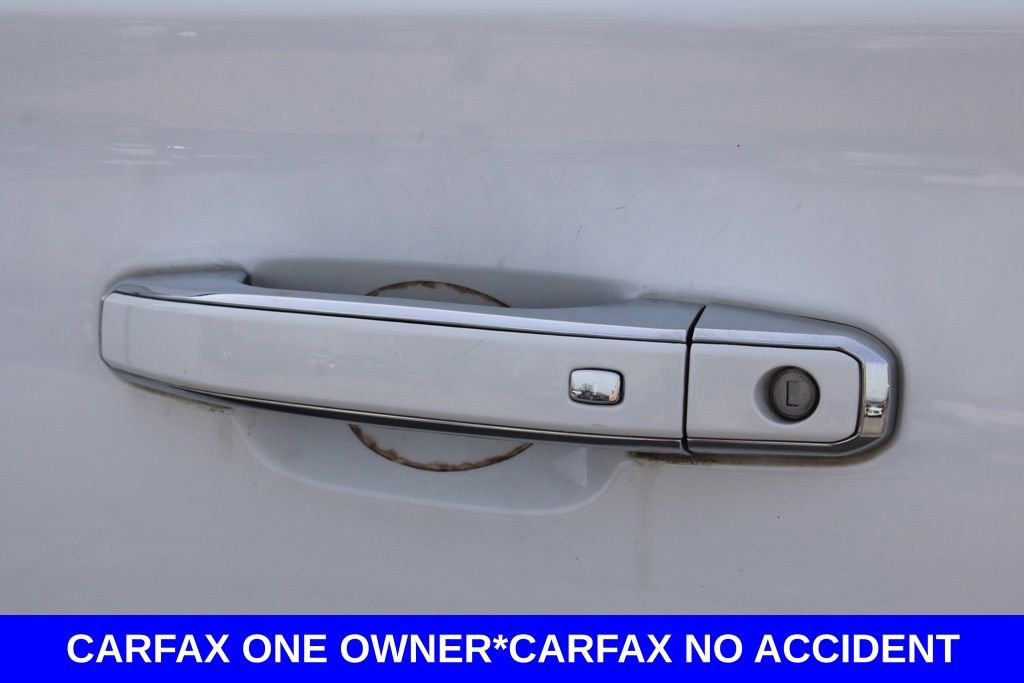 Used 2018 Chevrolet Suburban Premier image 15