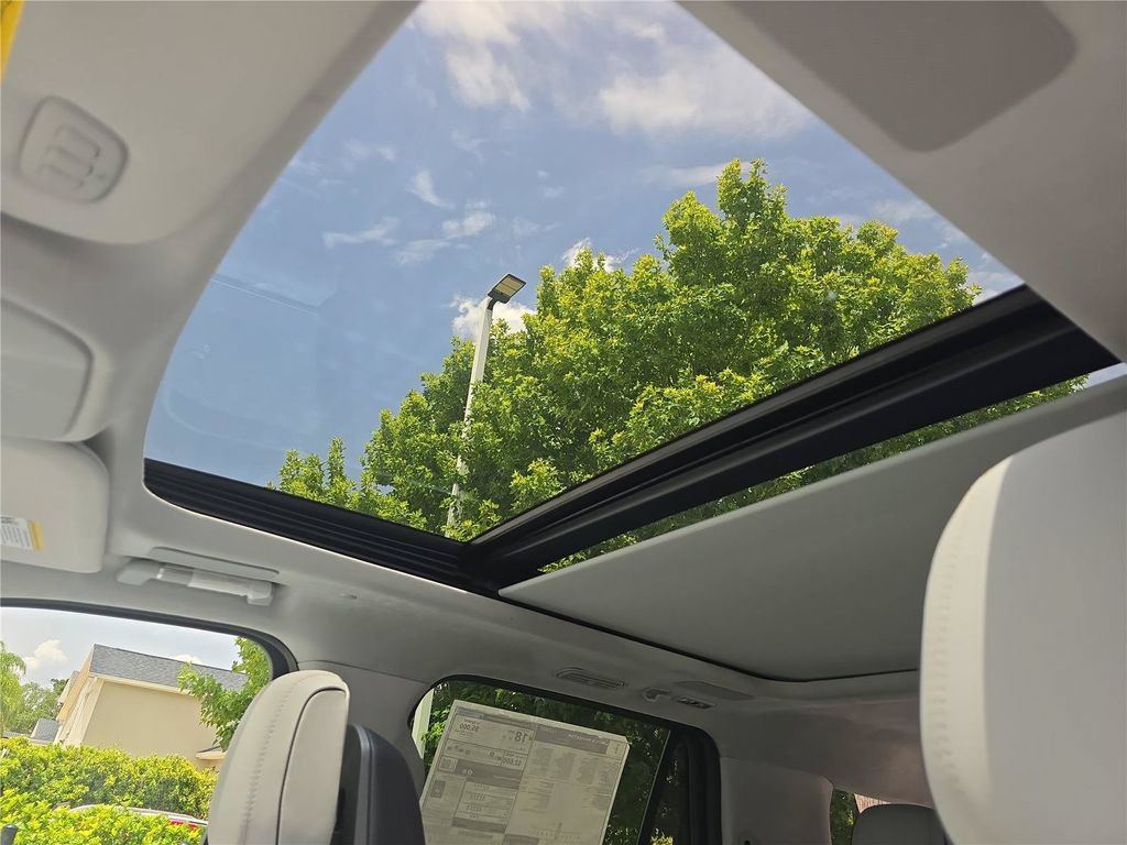 New 2027 Lincoln Navigator L Black Label RWD image 27