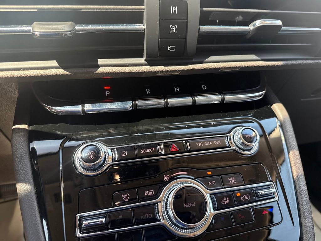 Used 2022 Lincoln Corsair AWD w/ Equipment Group 101A image 27