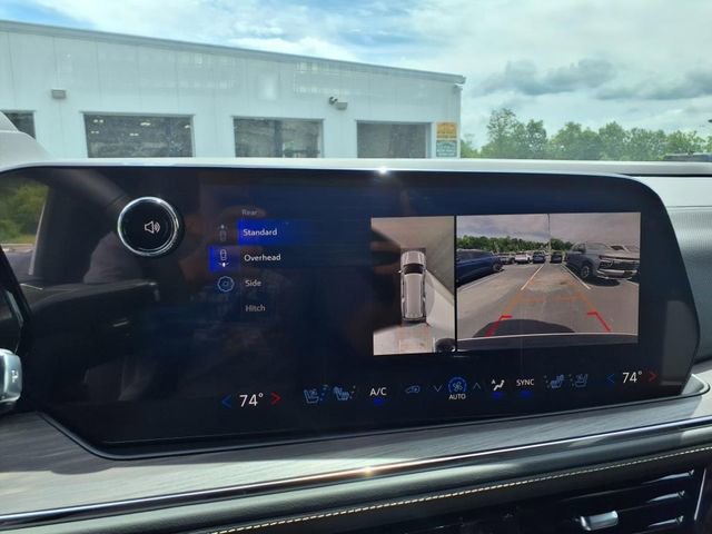 New 2025 Chevrolet Suburban Premier image 18
