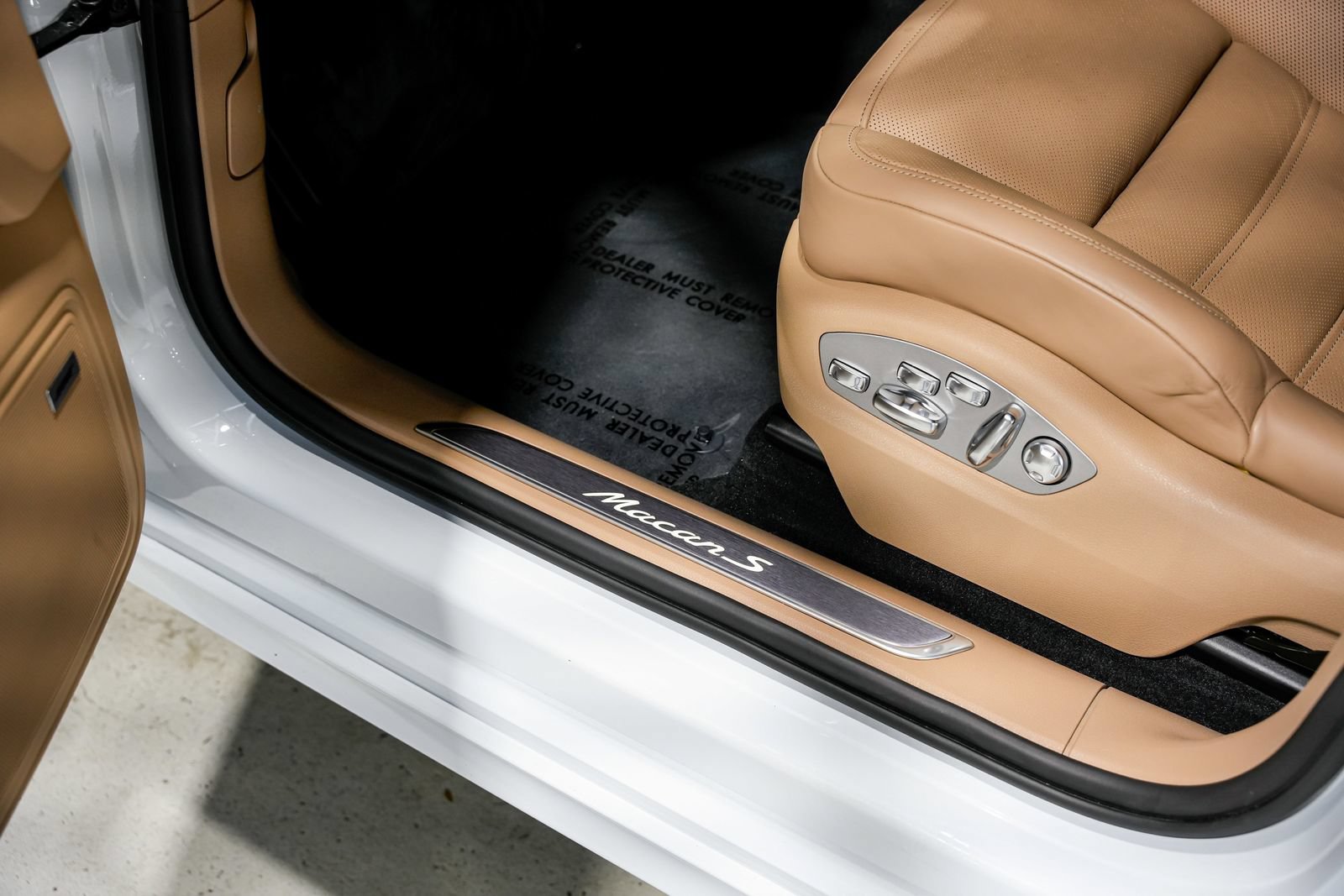 Used 2023 Porsche Macan S AWD/4WD image 21