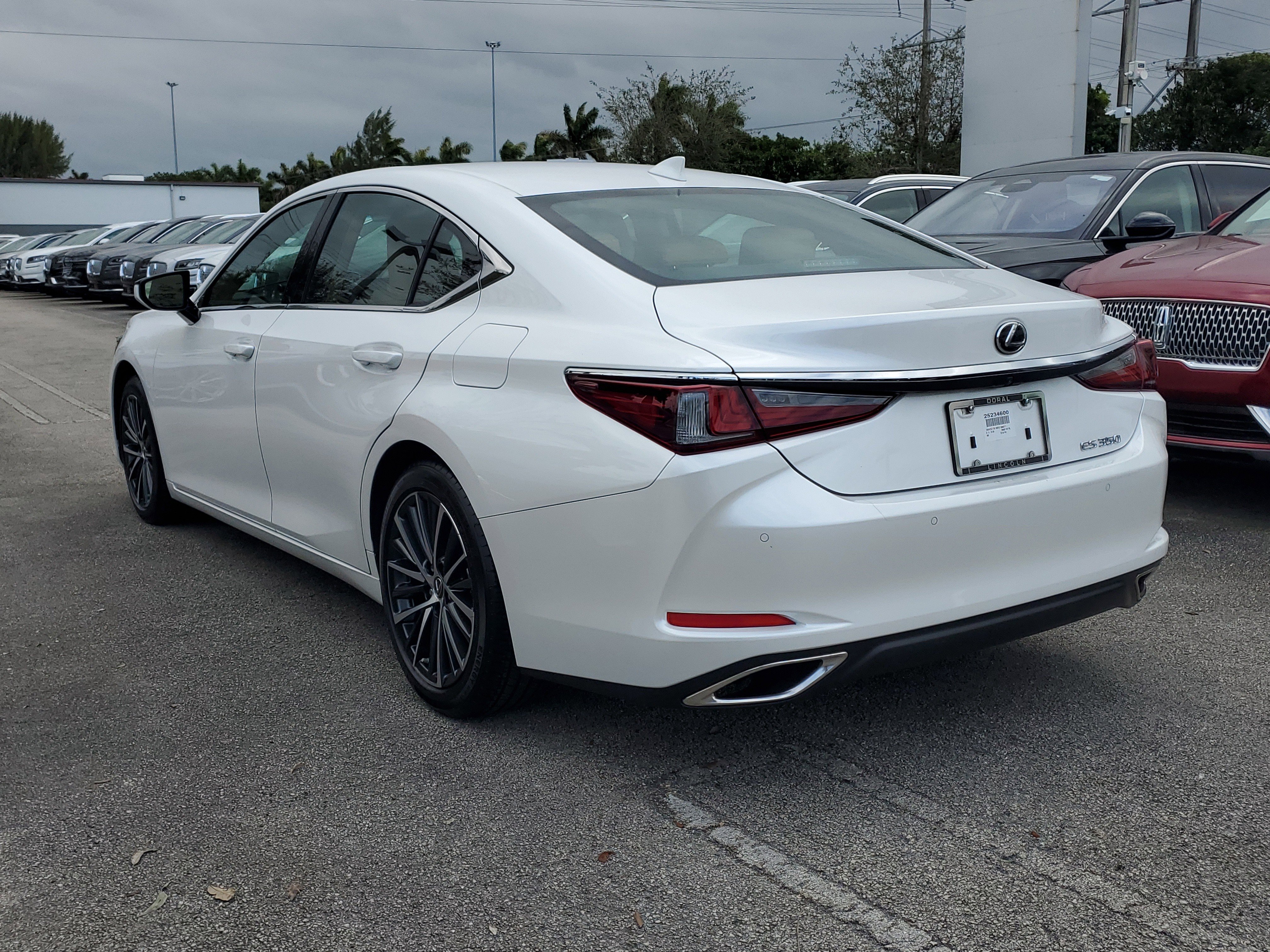 Used 2025 Lexus ES 350 350 image 4