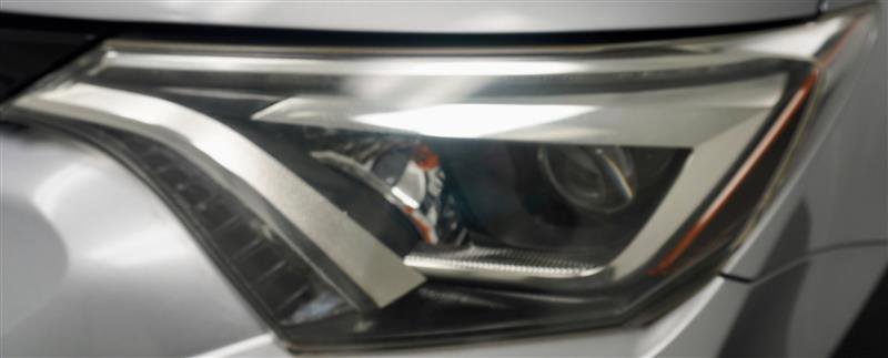 Used 2017 Toyota RAV4 SE image 35