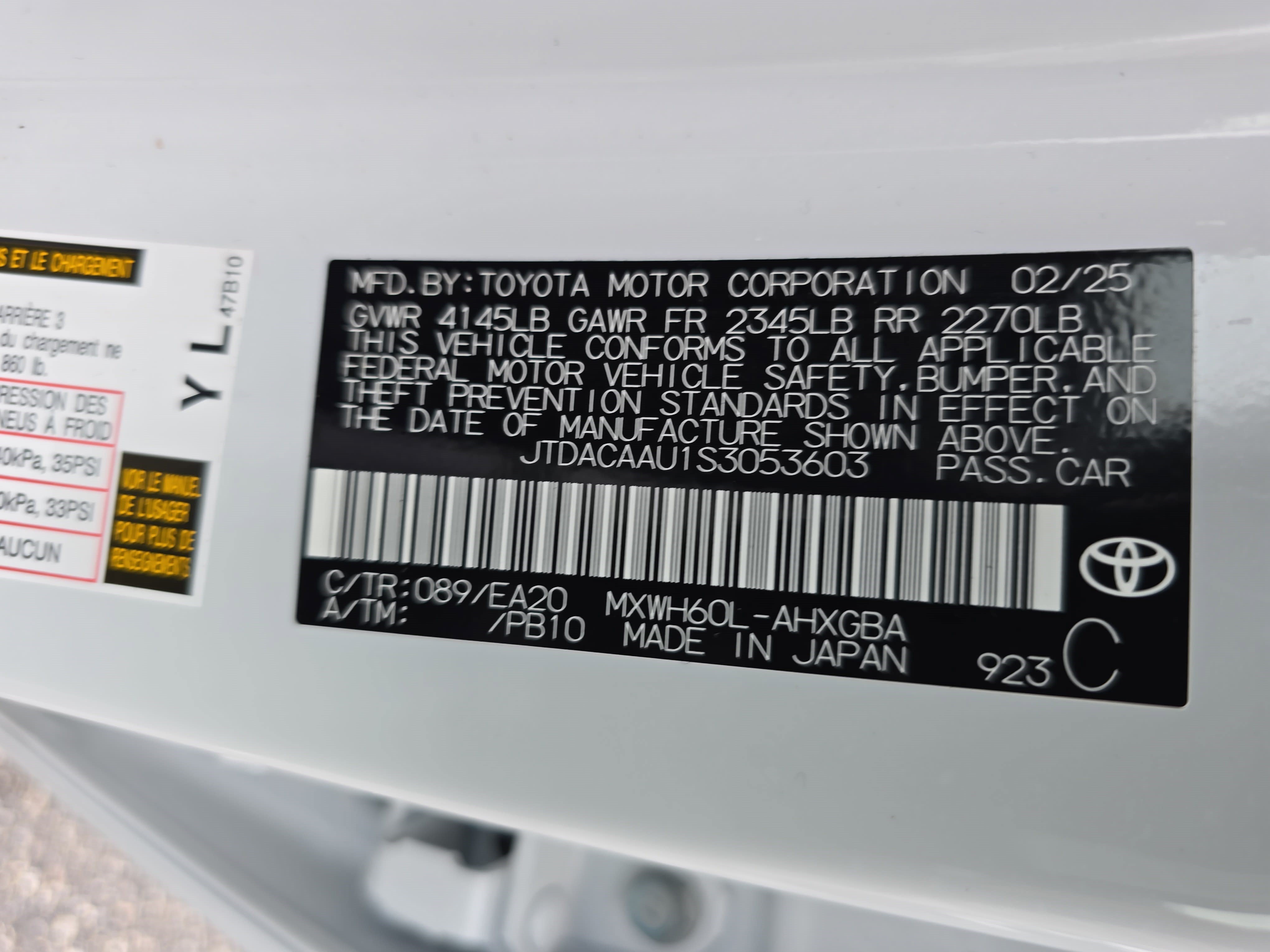 Used 2025 Toyota Prius XLE FWD image 31