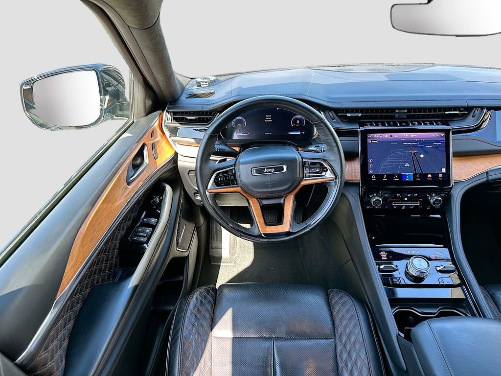 Used 2023 Jeep Grand Cherokee Summit image 30