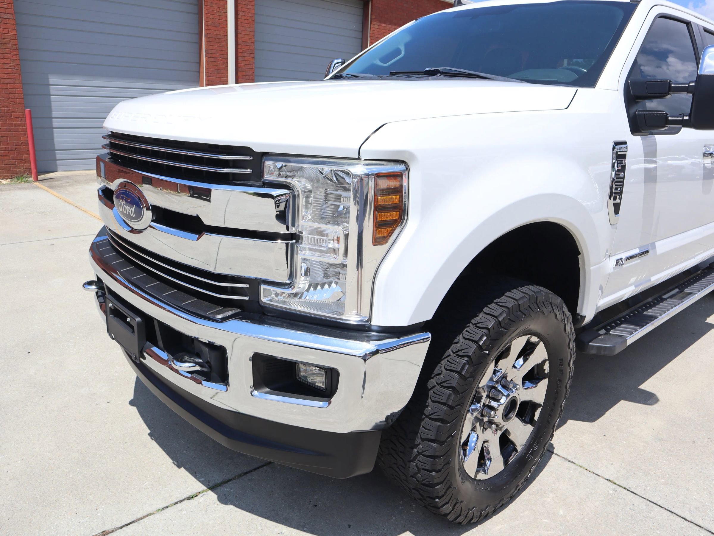 Used 2019 Ford F250 Lariat w/ Chrome Package image 39