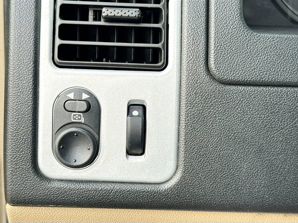 Used 2008 Chevrolet Equinox LT w/ LT Preferred Equipment Group FWD image 11