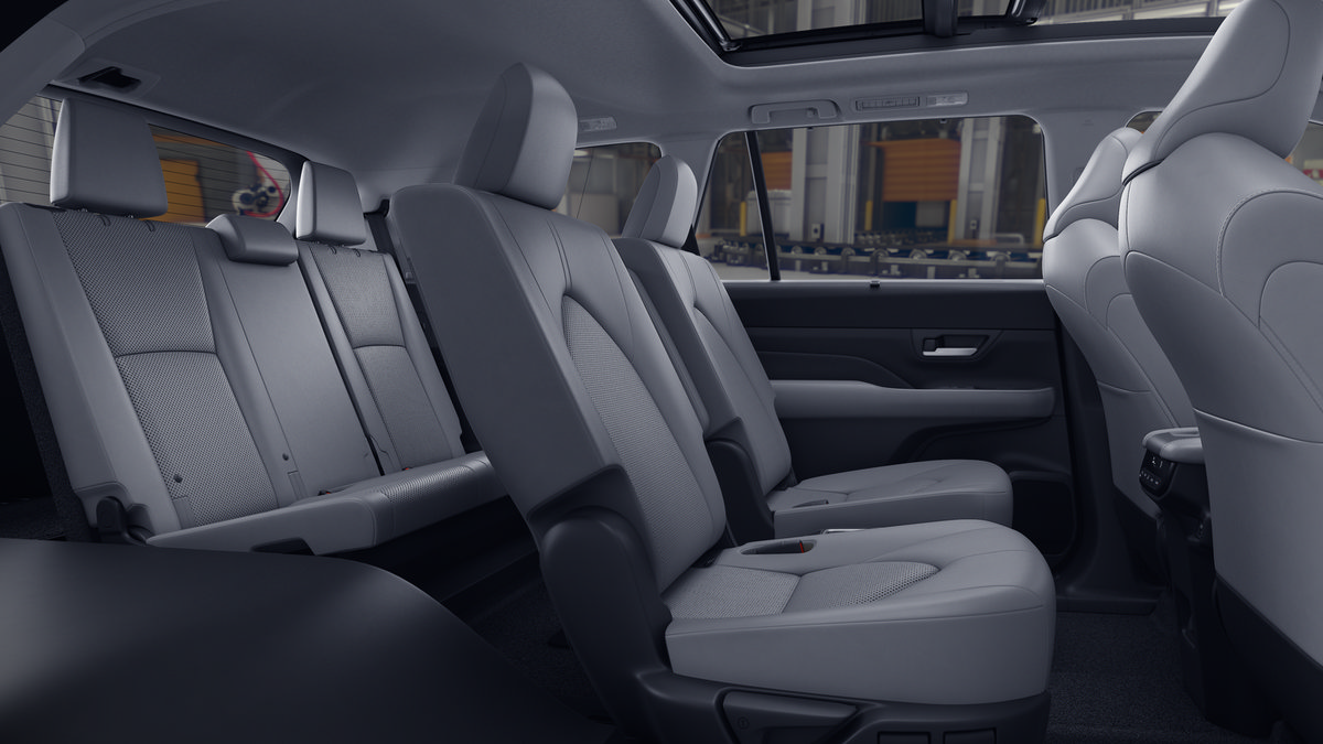 New 2026 Toyota Grand Highlander AWD Hybrid image 2