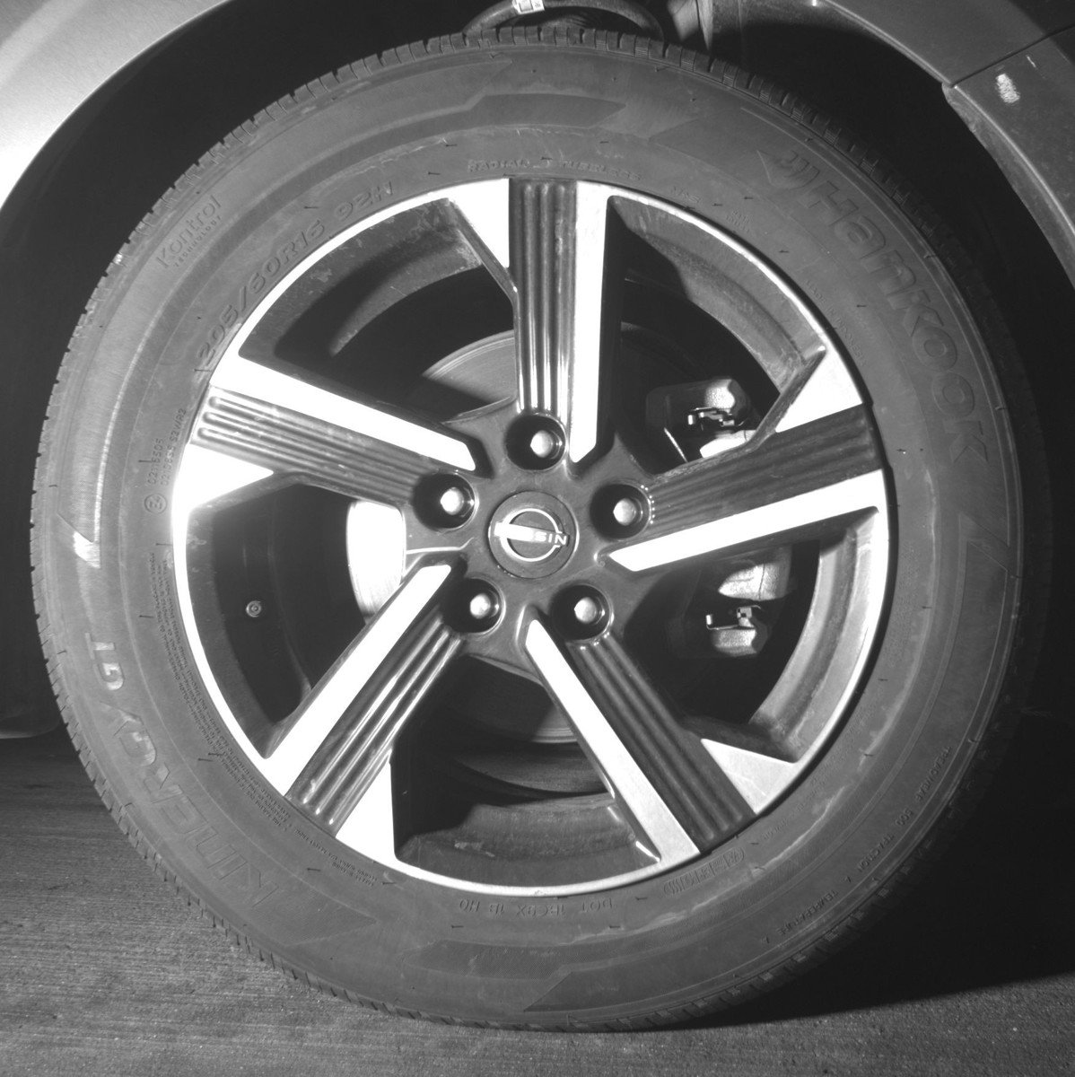 Used 2025 Nissan Sentra SV image 13