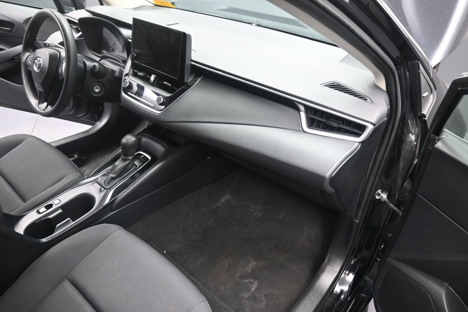 Used 2023 Toyota Corolla LE FWD image 24
