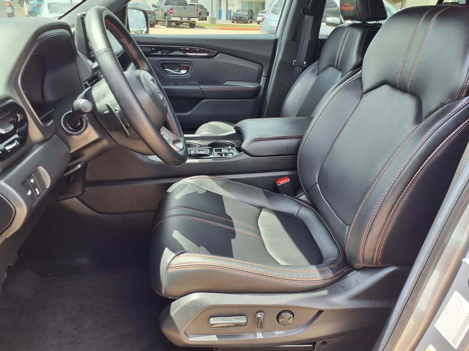 Used 2025 Honda Pilot TrailSport image 23
