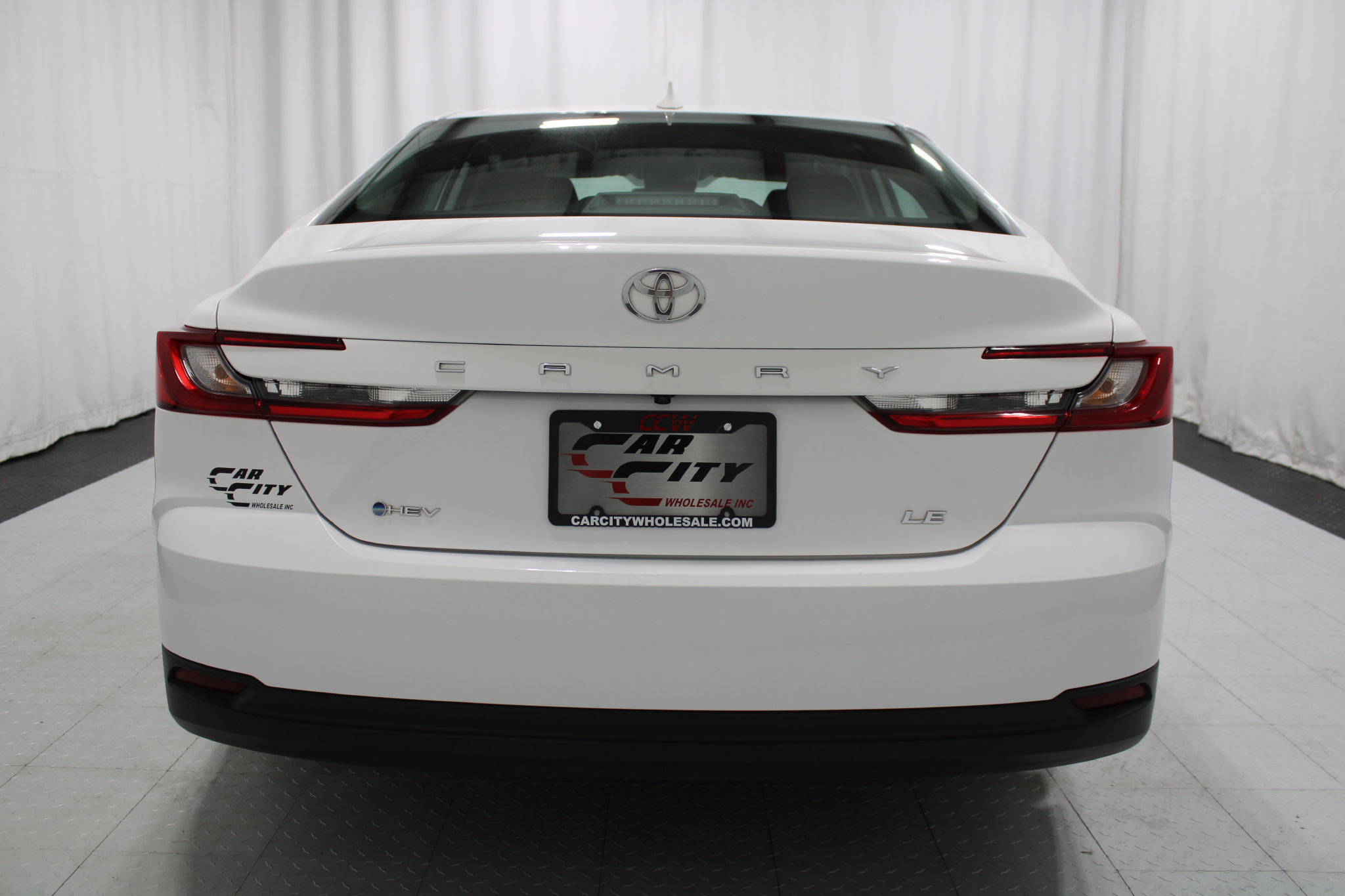Used 2025 Toyota Camry LE FWD image 7