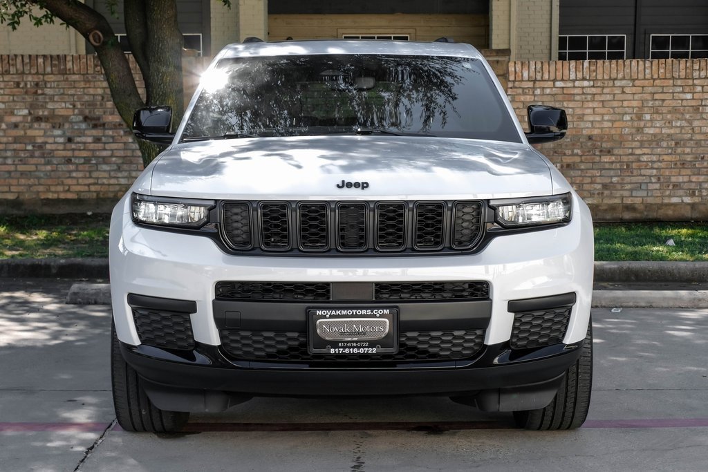 Used 2023 Jeep Grand Cherokee L Laredo image 10