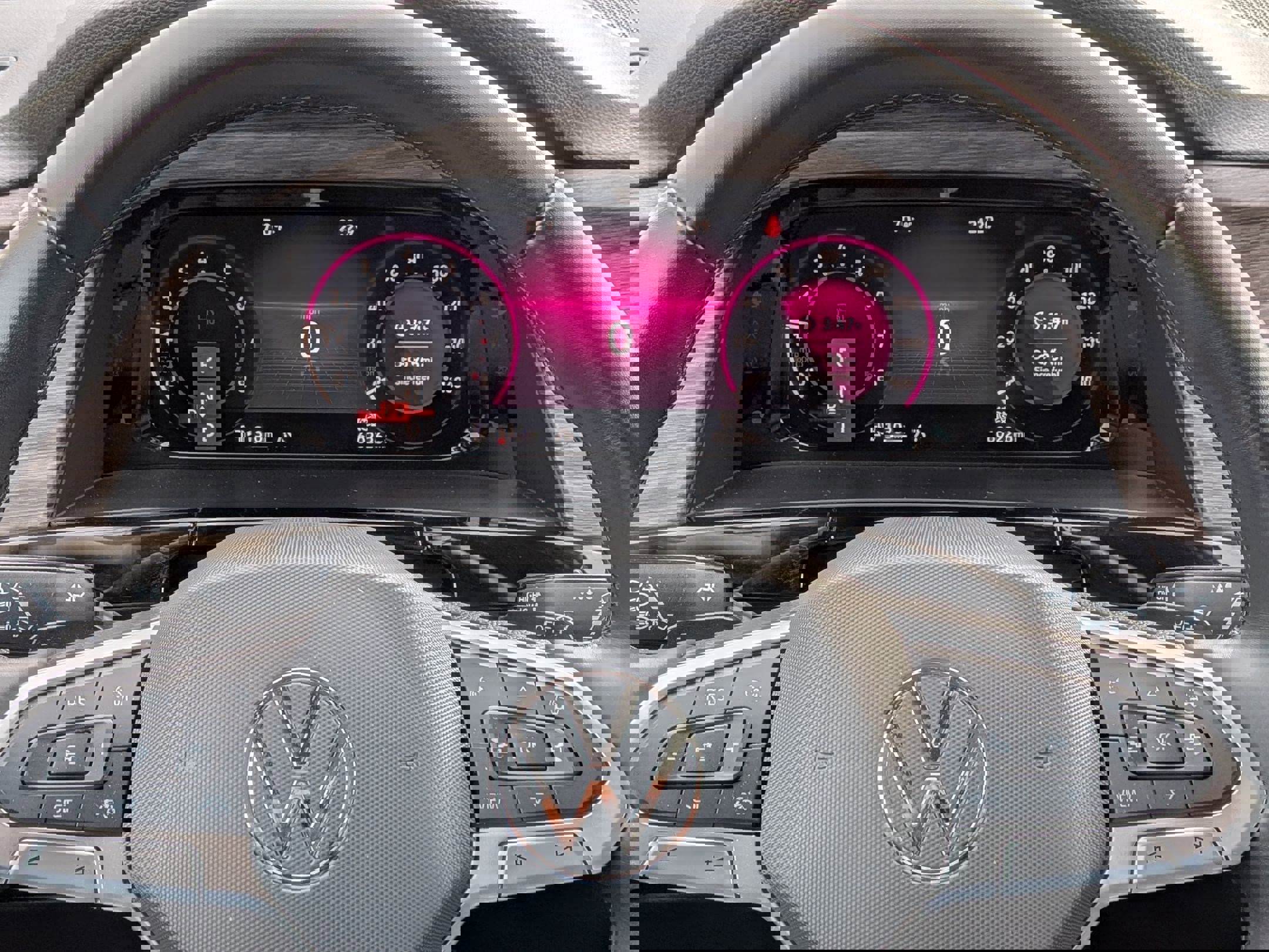 Used 2024 Volkswagen Atlas SEL Premium R-Line image 22