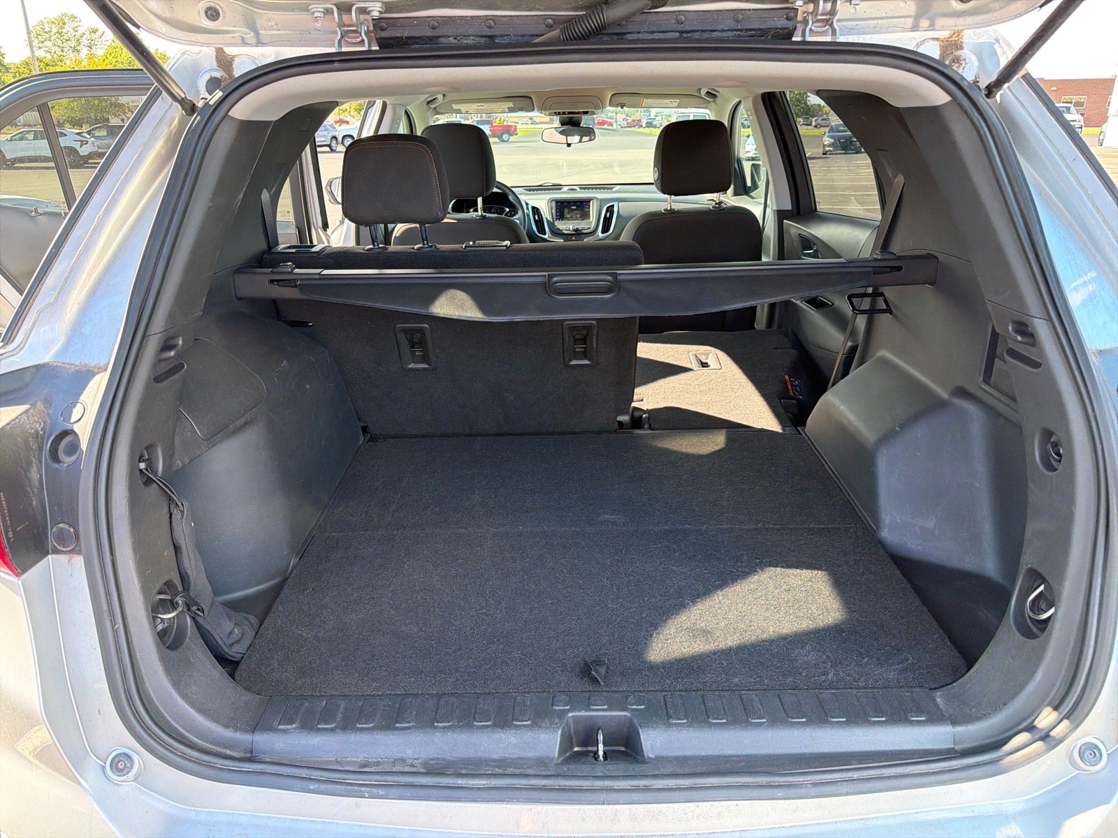 Used 2021 Chevrolet Equinox LT w/ LPO, Cargo Package AWD/4WD image 9