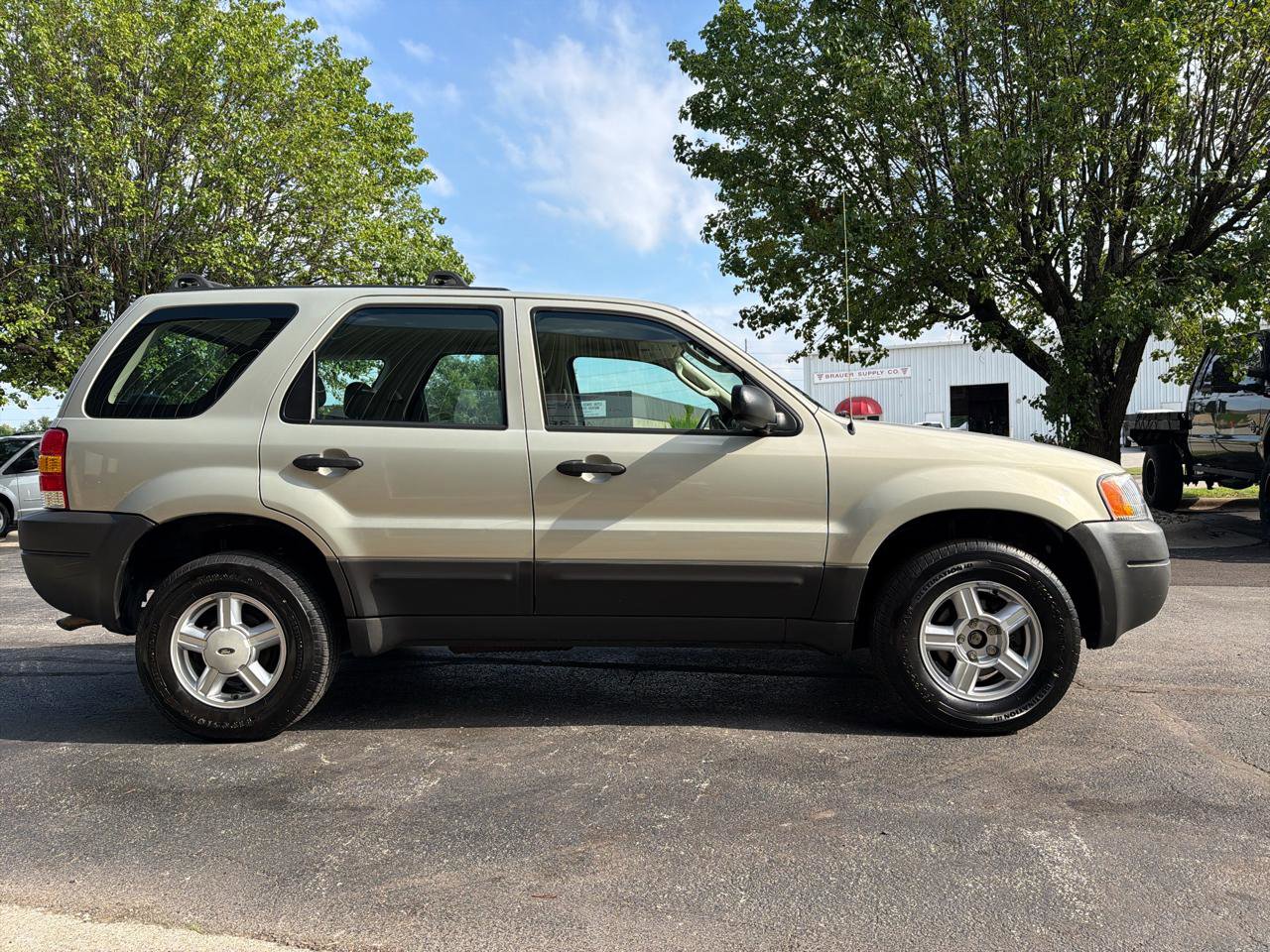 Used 2004 Ford Escape XLS FWD image 6