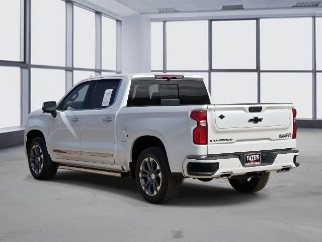 Used 2022 Chevrolet Silverado 1500 High Country w/ LPO, Dark Essentials Package image 4