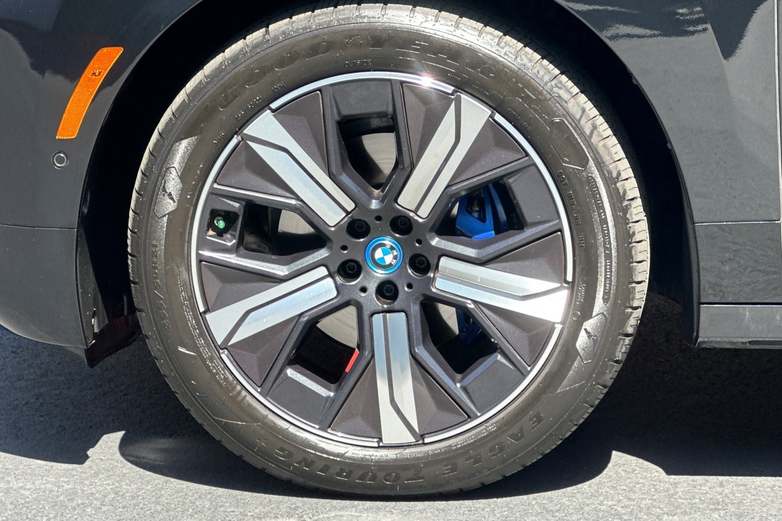 Certified 2024 BMW iX xDrive50 w/ Premium Package image 36