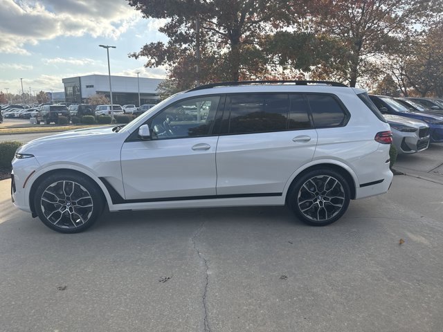 Certified 2023 BMW X7 xDrive40i w/ M Sport Package image 2