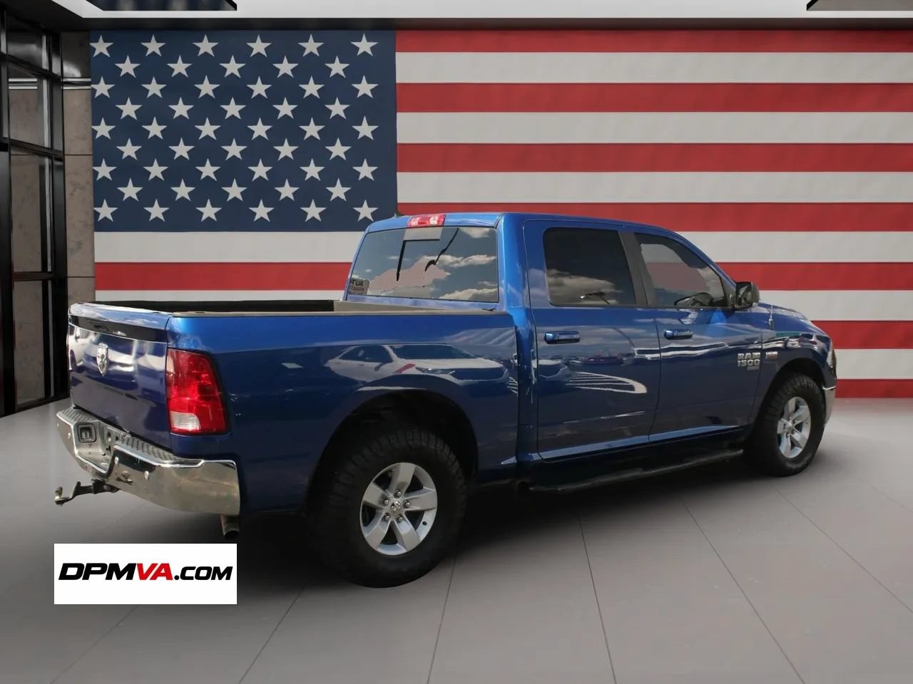 Used 2019 RAM 1500 Classic SLT w/ Luxury Group AWD/4WD image 9