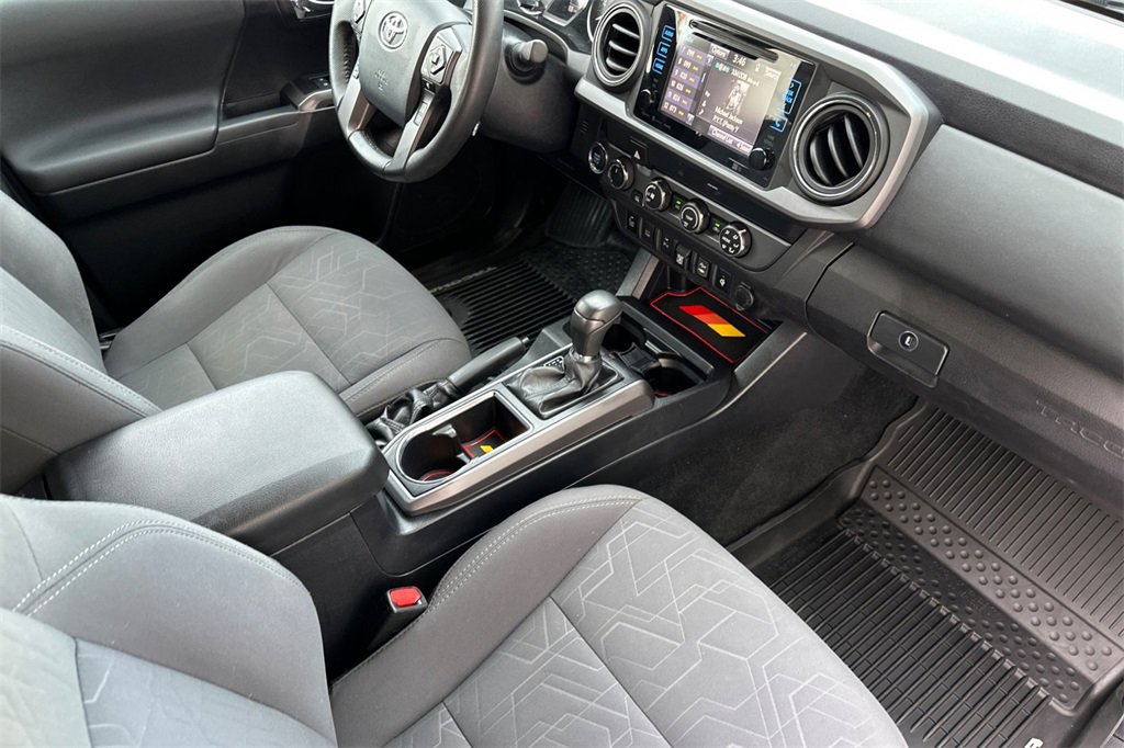 Used 2019 Toyota Tacoma TRD Sport image 16
