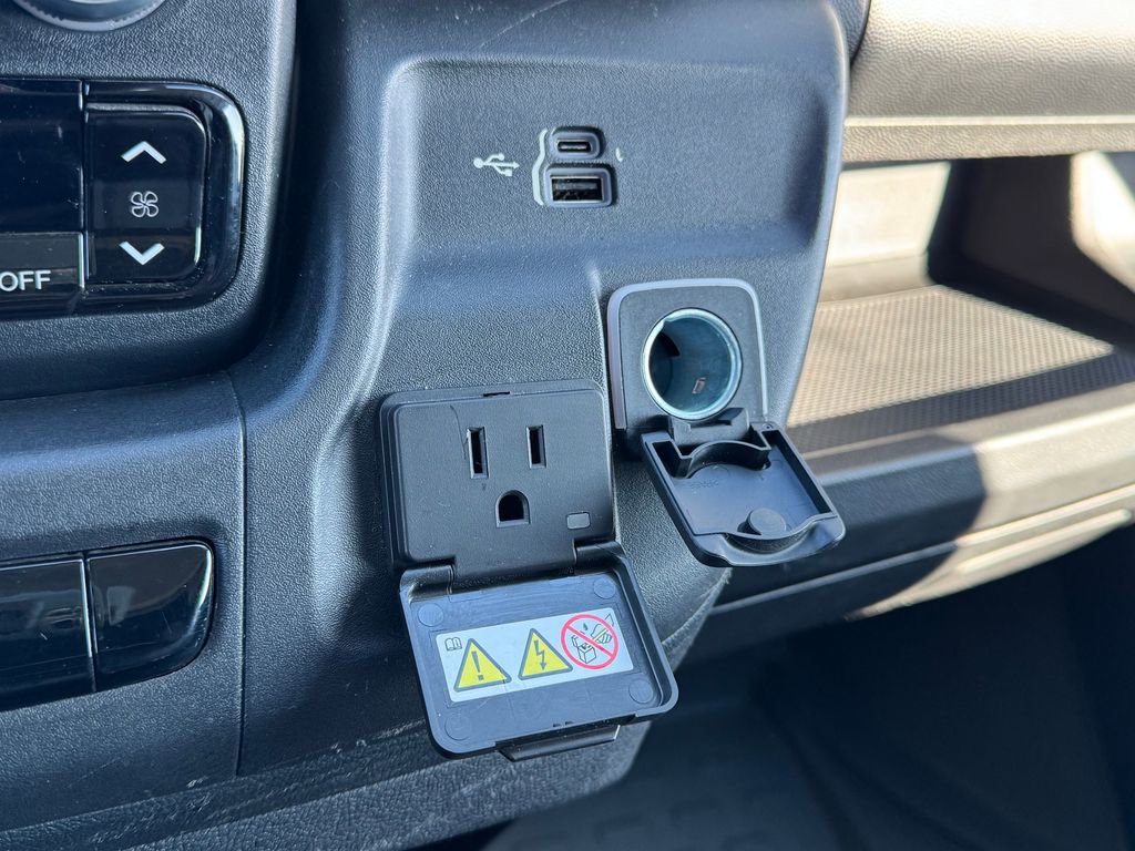 Used 2023 RAM ProMaster 1500 w/ Driver Convenience Group FWD image 21