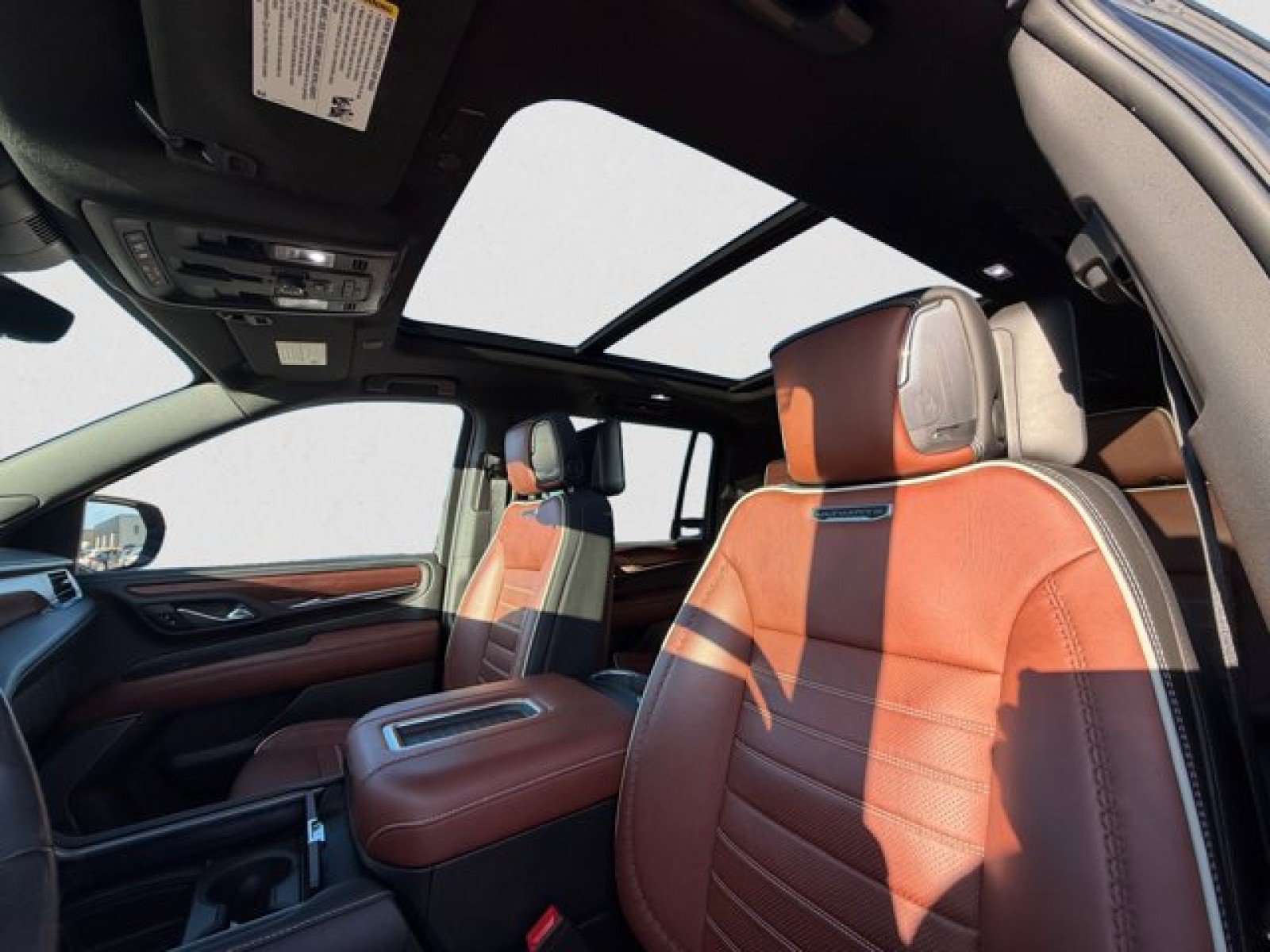 Used 2023 GMC Yukon XL Denali Ultimate AWD/4WD image 12